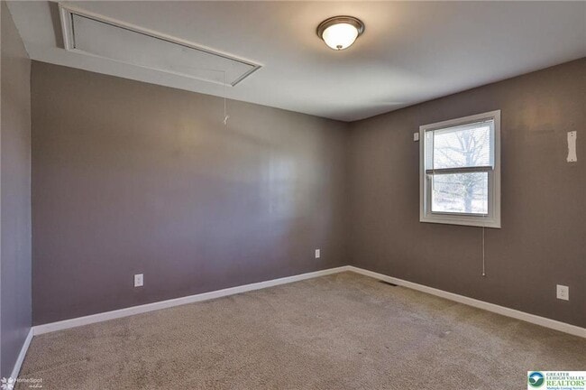 Building Photo - 2811 Kingsview Ave