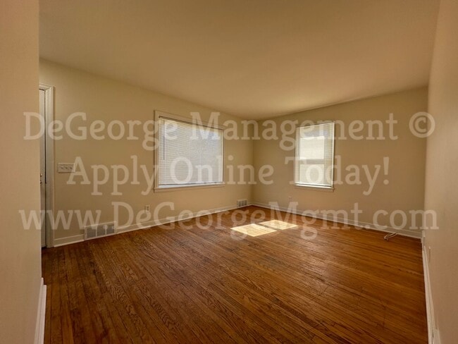 Building Photo - Gorgeous Spacious 4 Bedroom 1.5 Bath Singl...
