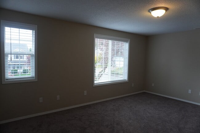 Building Photo - 16409 NE 31st St