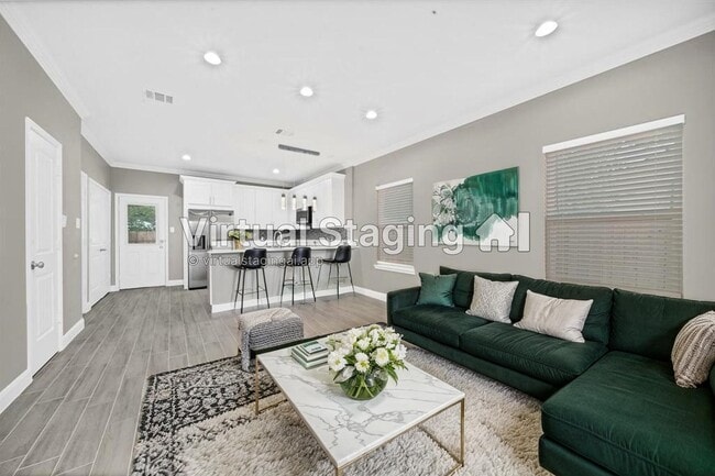 Building Photo - 5807 Southmund St