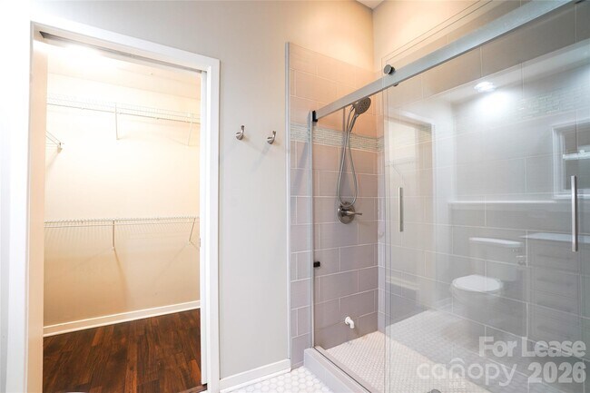 Building Photo - 2125 Southend Dr