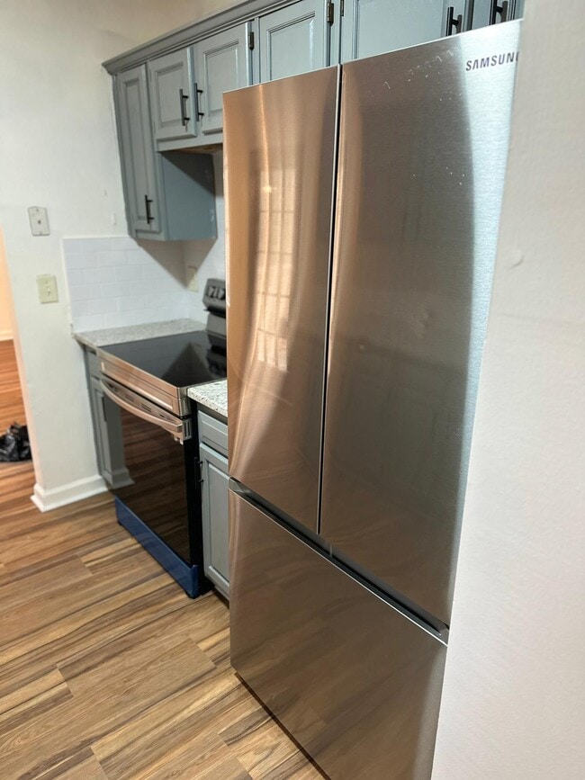 Building Photo - 108 Marshall Dr