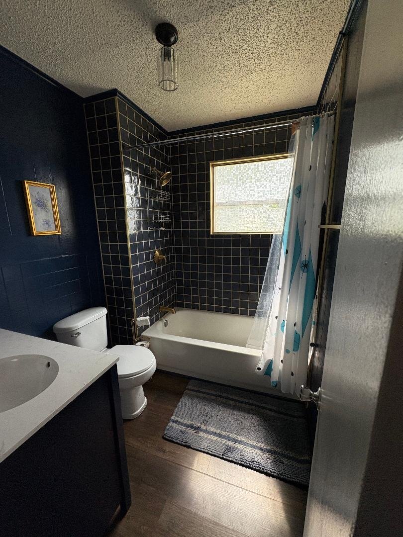 Building Photo - 307 E 3rd St