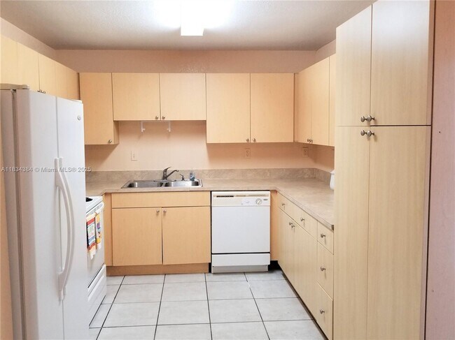 Building Photo - 1782 SW 44th Terrace