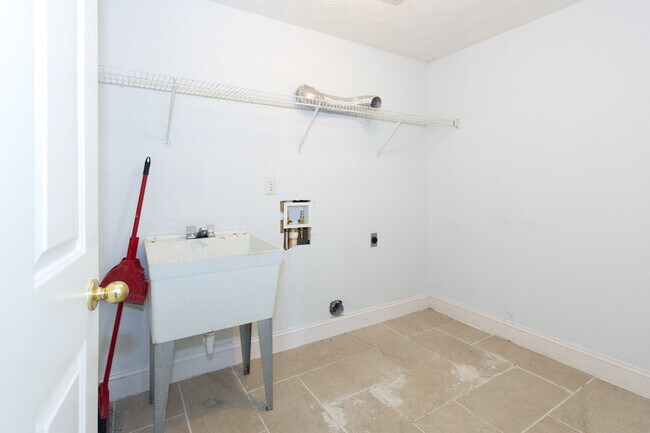 Building Photo - 5485 Forest Falls Dr