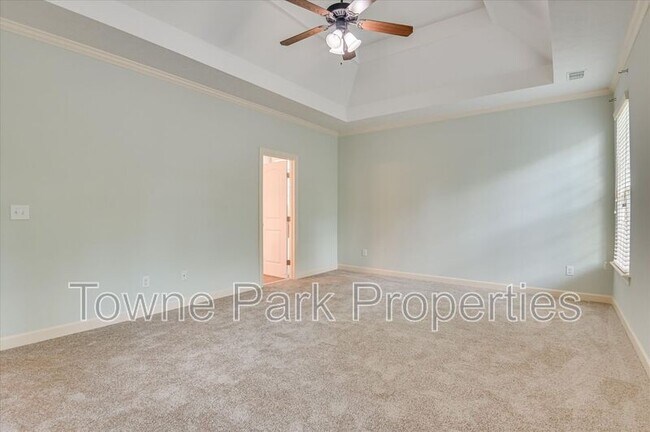 Building Photo - 1661 Jamestown Ave