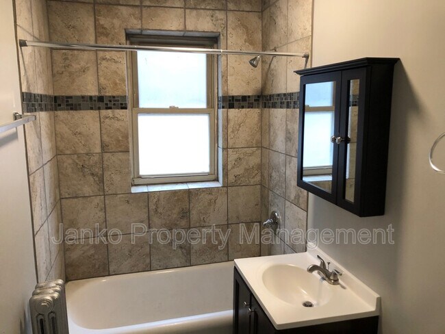 Building Photo - 2909 W 56th St