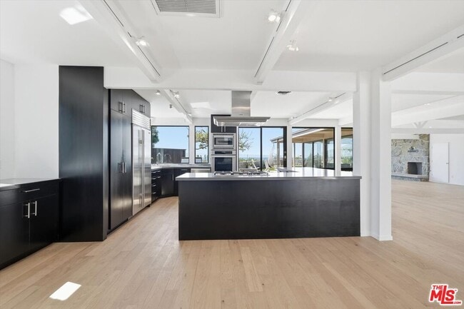 Building Photo - 18131 Kingsport Dr