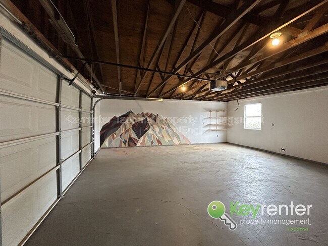 Building Photo - 2018 E 35th St