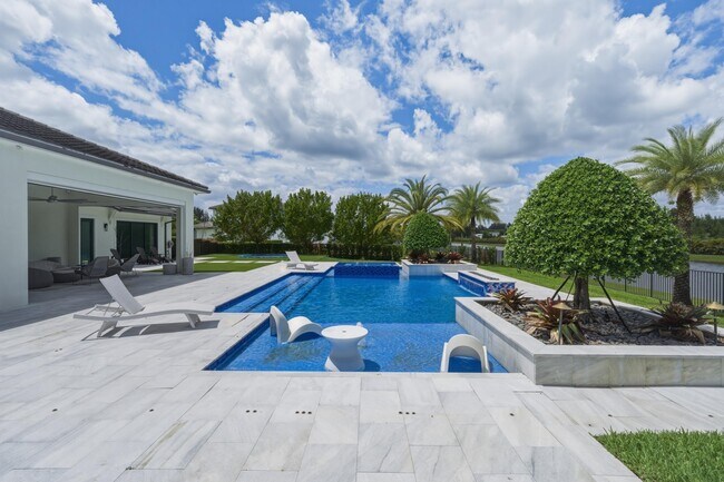 Building Photo - 17101 Magnolia Estates Dr