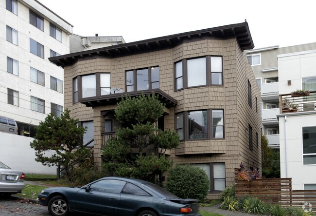 Building Photo - Quiet and Charming Tudor in Cap Hill!