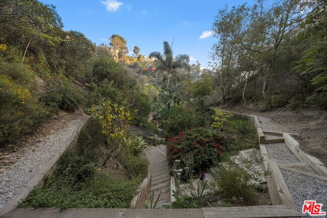 Building Photo - 2319 Outpost Dr