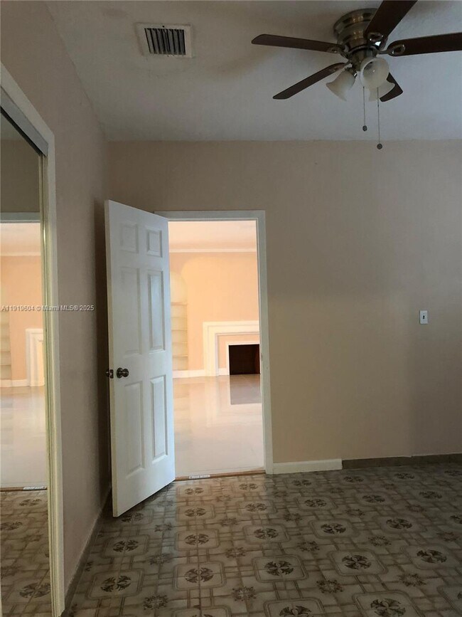 Building Photo - 76 NE 48th St