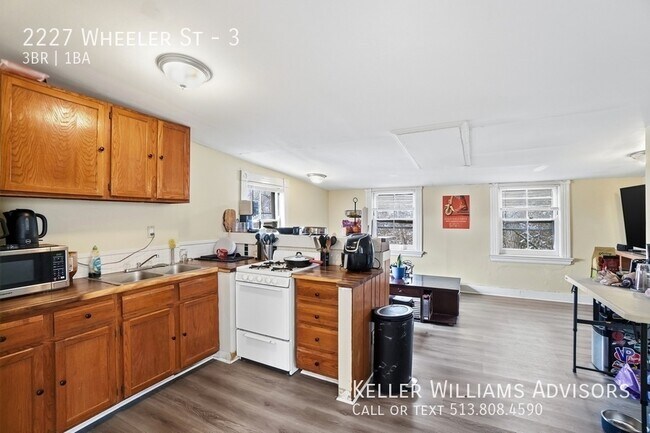 Building Photo - 2227 Wheeler St