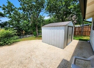 Building Photo - 511 Solar Dr