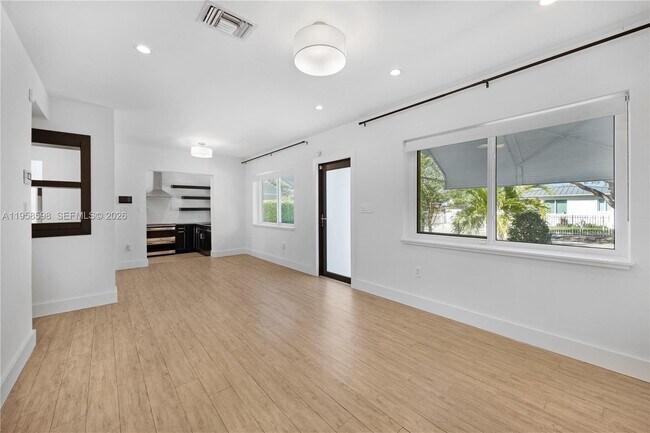 Building Photo - 6476 SW 10th Terrace