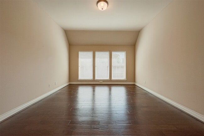 Building Photo - 5810 Emmit Creek Ln