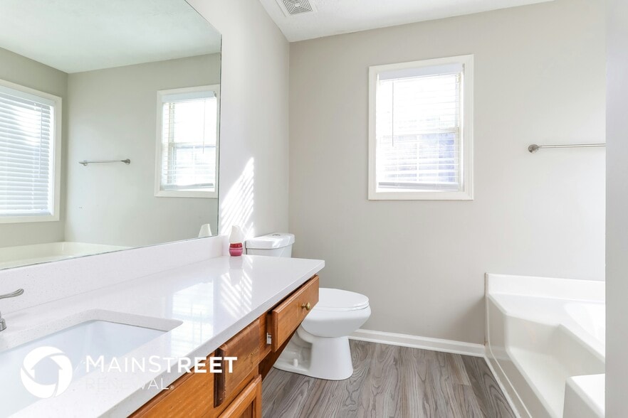 Building Photo - 852 New England Ct