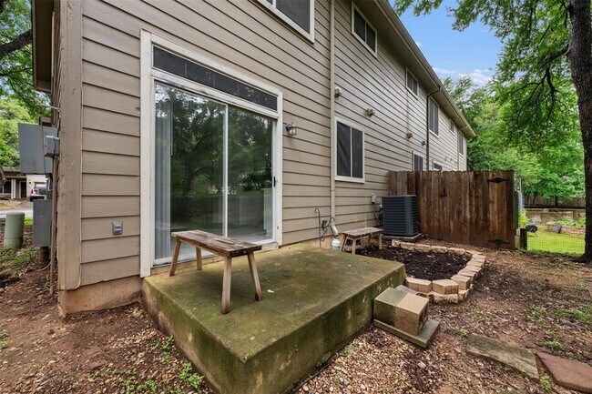 Building Photo - 4501 Whispering Valley Dr