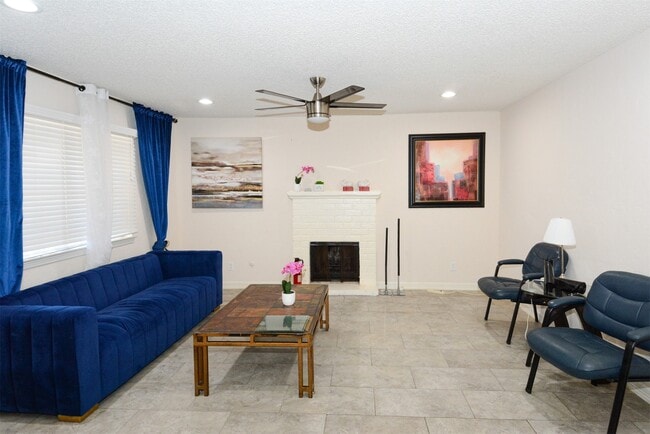 Building Photo - 5632 Birchmont Dr
