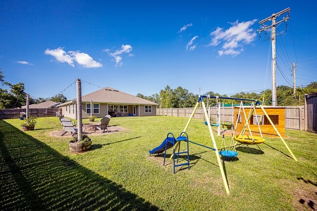Building Photo - Spacious 4BR Home on Oversized Lot in Woolmarket with Covered Patio & Fire Pit