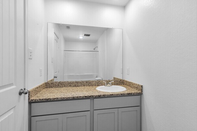 Building Photo - 1216 Haverford Ln