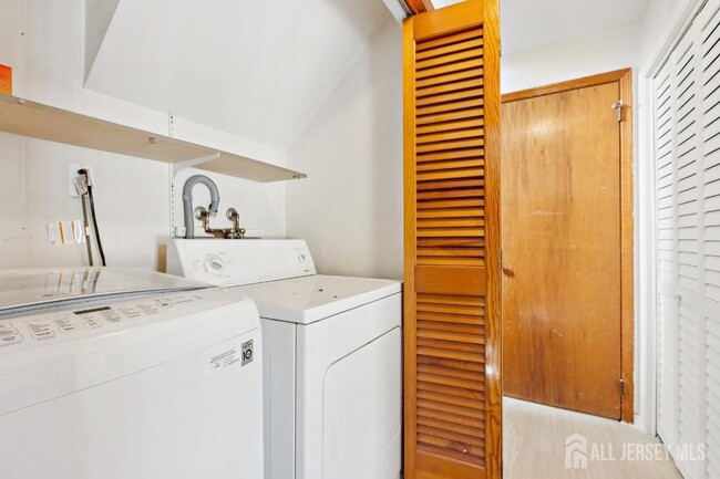 Building Photo - 3 Stafford Dr