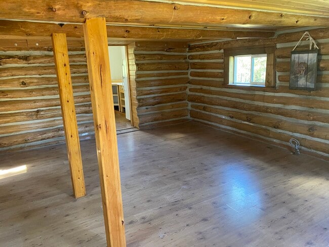 Building Photo - 616 Nancy Ln
