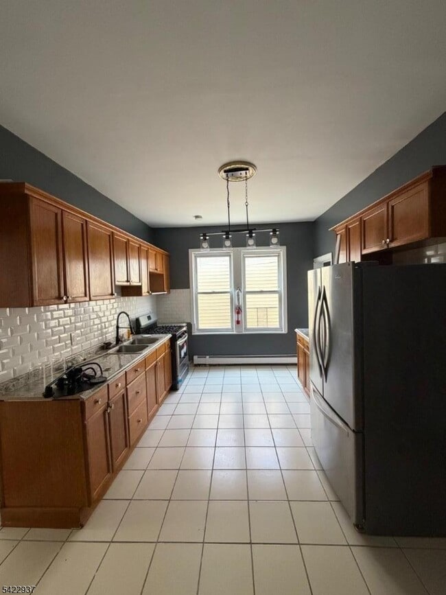 Building Photo - 32 Rosehill Pl