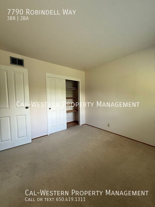 Building Photo - 7790 Robindell Way