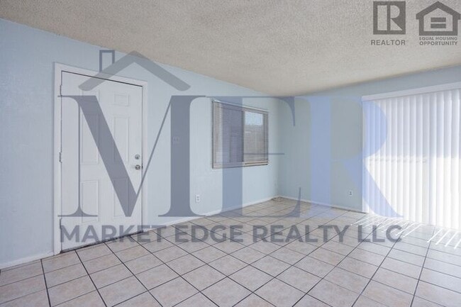 Building Photo - 3Bed/1Bath Home at 48th St/Broadway! $399 ...