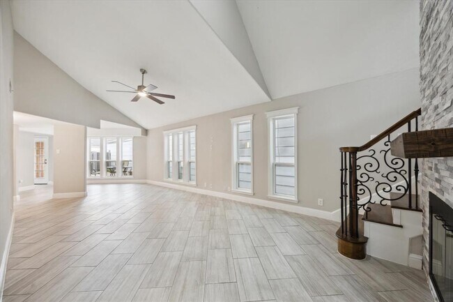 Building Photo - 12625 Memorial Dr