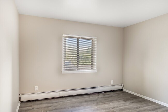 Building Photo - 1700 Elder St