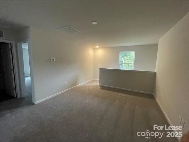 Building Photo - 354 Hollingswood Dr