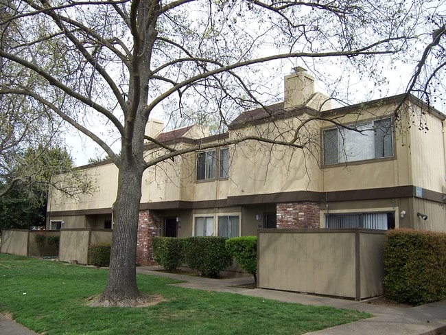 P - Silver Creek Townhomes