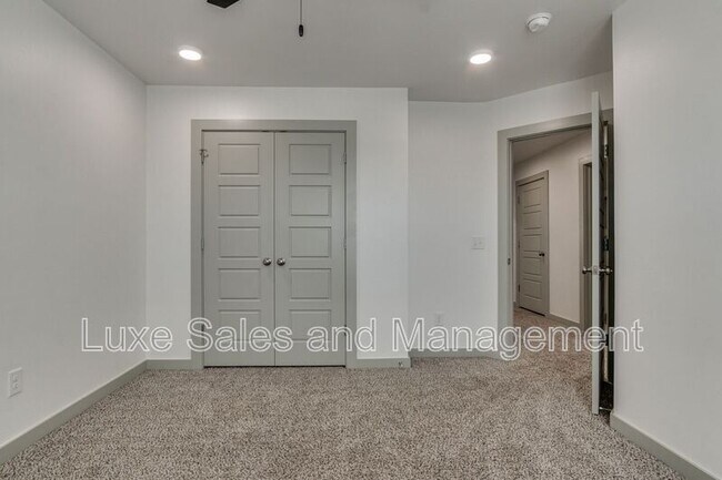 Building Photo - 7907 NW 135th Terrace