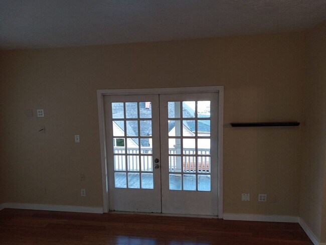 Building Photo - 957 SE Stephens St