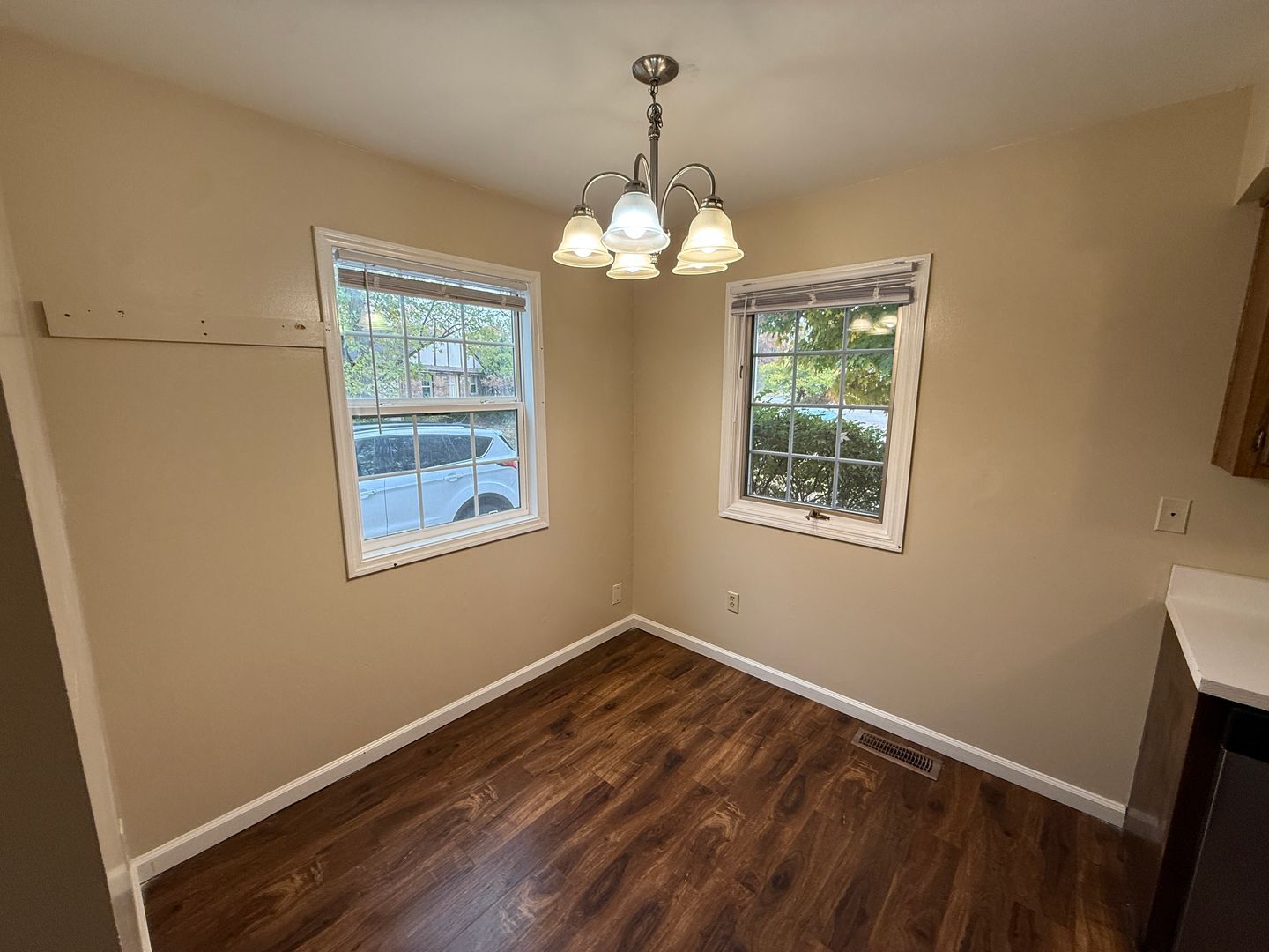 Building Photo - 5722 Bluebird Ct