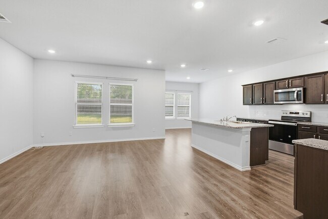 Building Photo - 1328 Broaddus Rd
