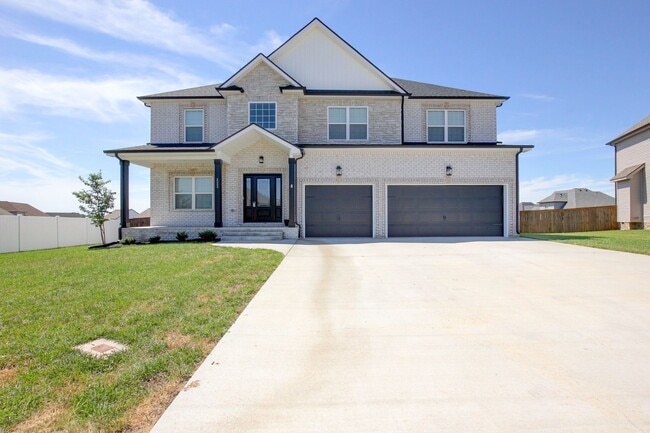 Building Photo - HUGE house in Farmington