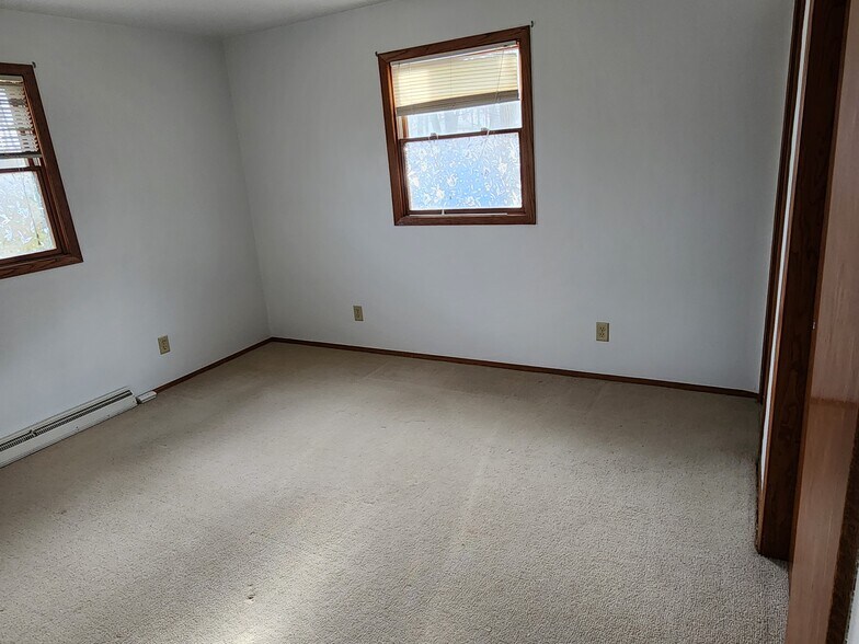 Building Photo - 2545 Southwood Dr