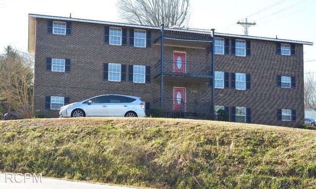 Building Photo - 1601 2nd Way NE