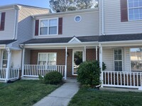 Building Photo - Beautifully updated townhome in Smithy Glen, Coventry!