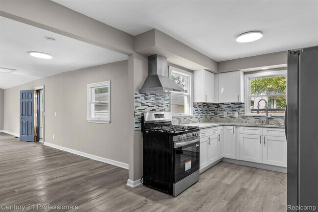Building Photo - 3621 Livernois Rd