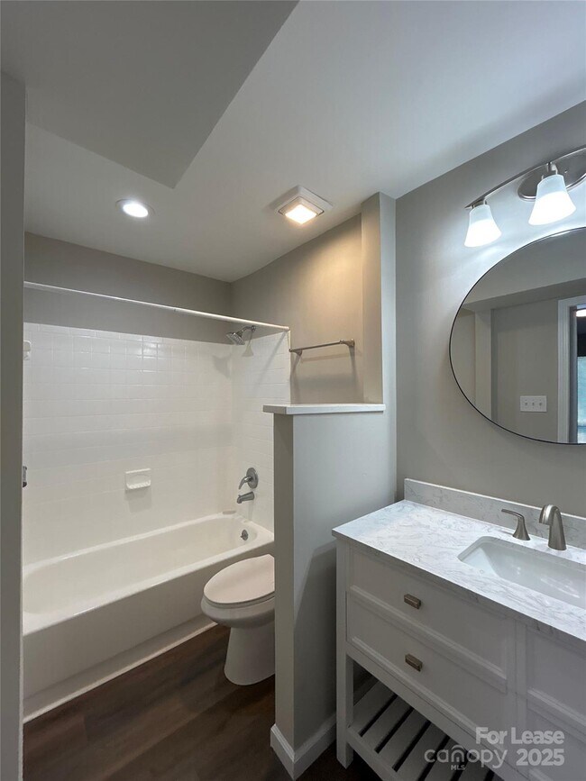 Building Photo - 5008 Sardis Rd