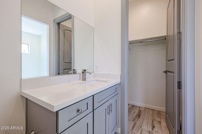 Building Photo - 14914 E Zapata Dr