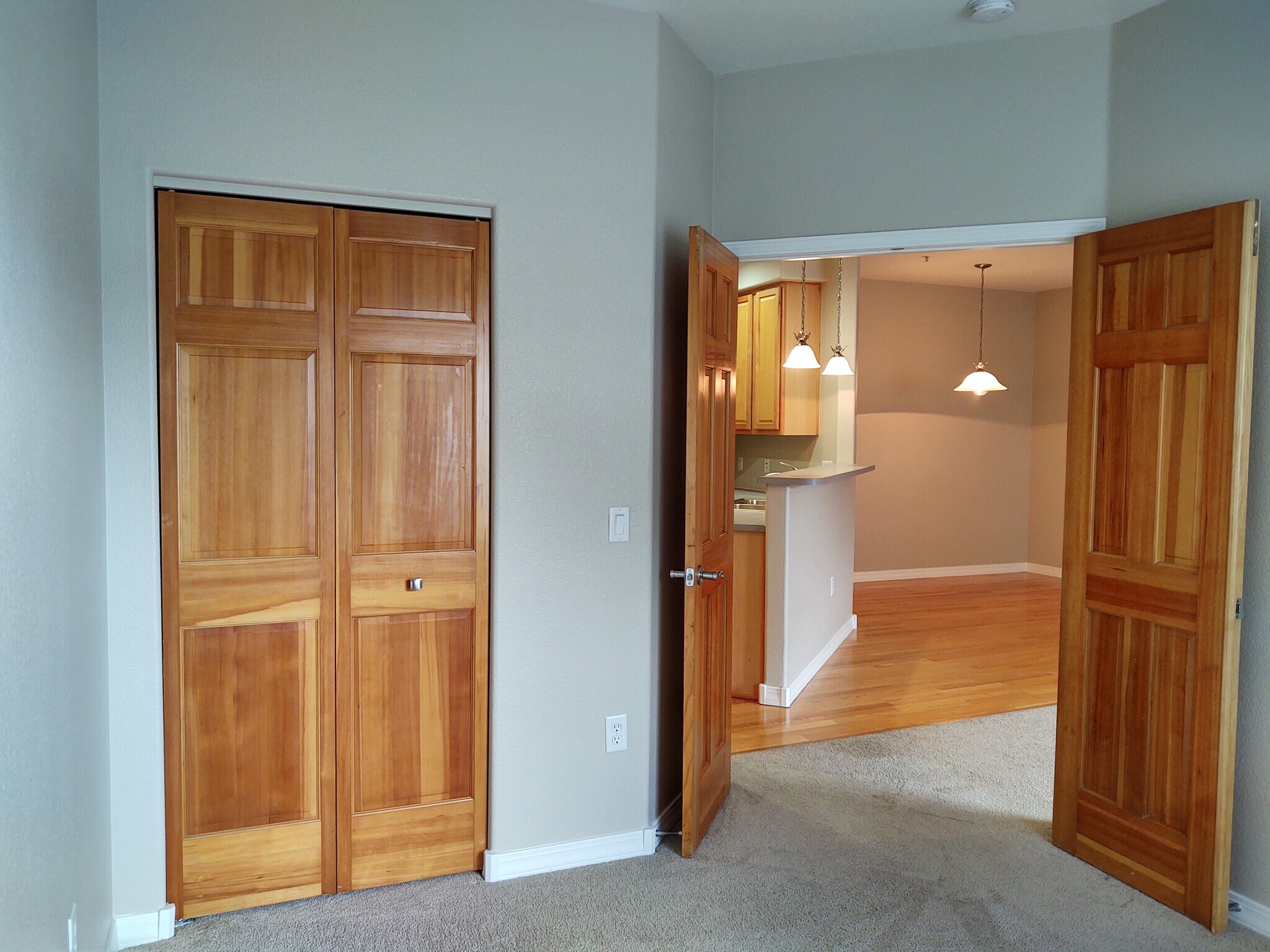 Building Photo - 5220 Boardwalk Dr