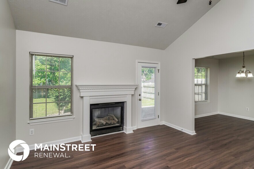 Building Photo - 4129 Lakeside Dr