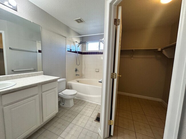 Building Photo - Single Family Home for Rent!