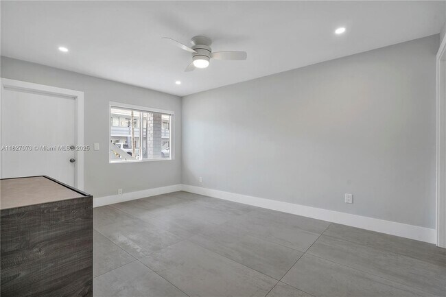 Building Photo - 2115 NE 37th Dr